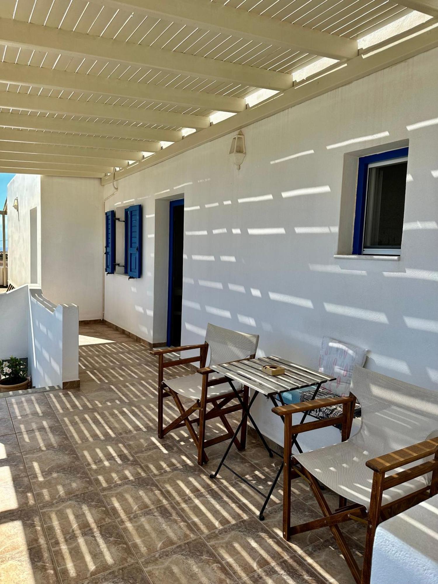 Restia Apartment Donoussa Bagian luar foto
