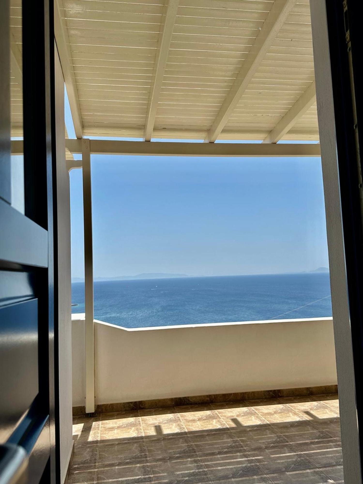 Restia Apartment Donoussa Bagian luar foto