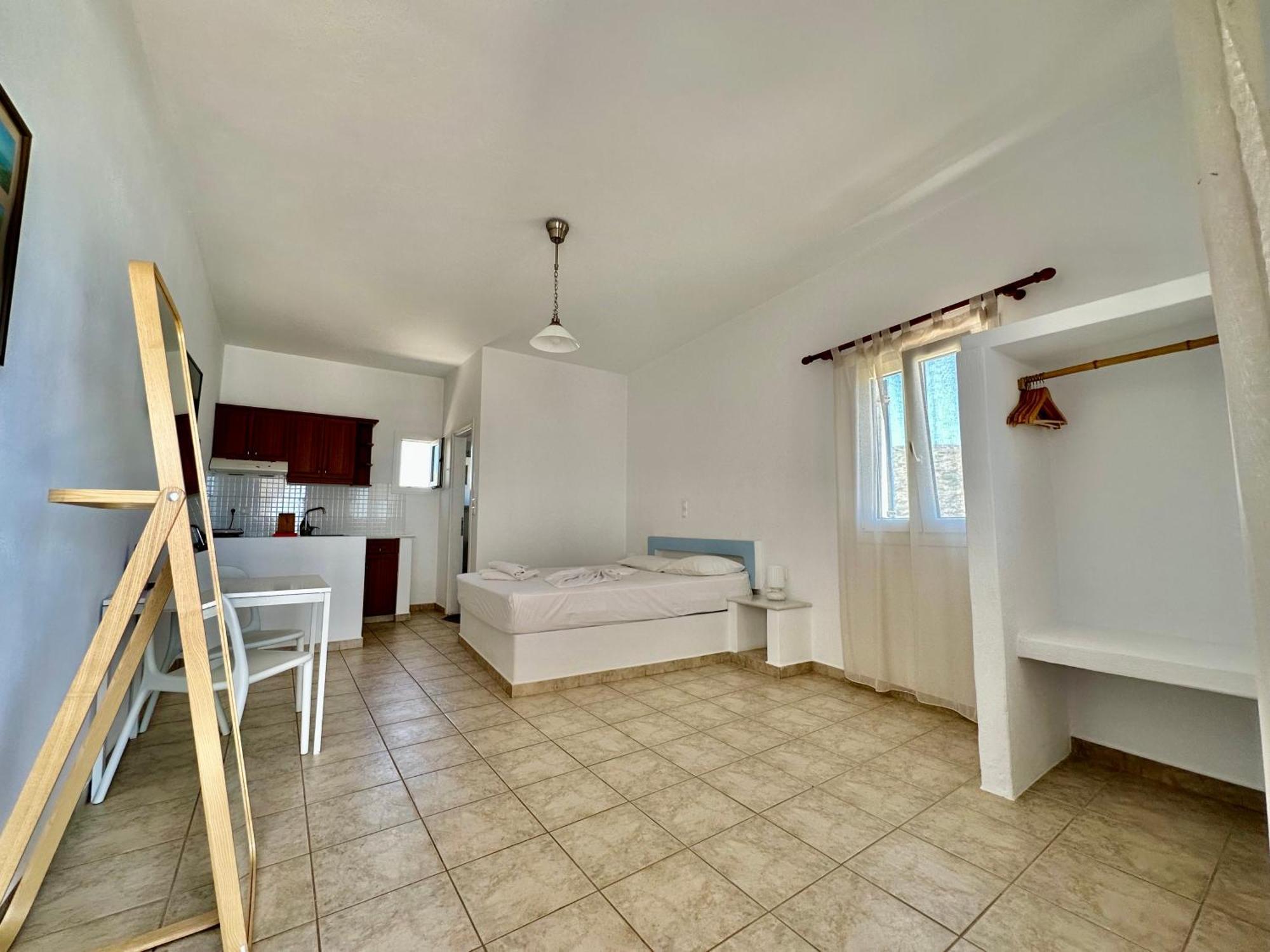 Restia Apartment Donoussa Bagian luar foto