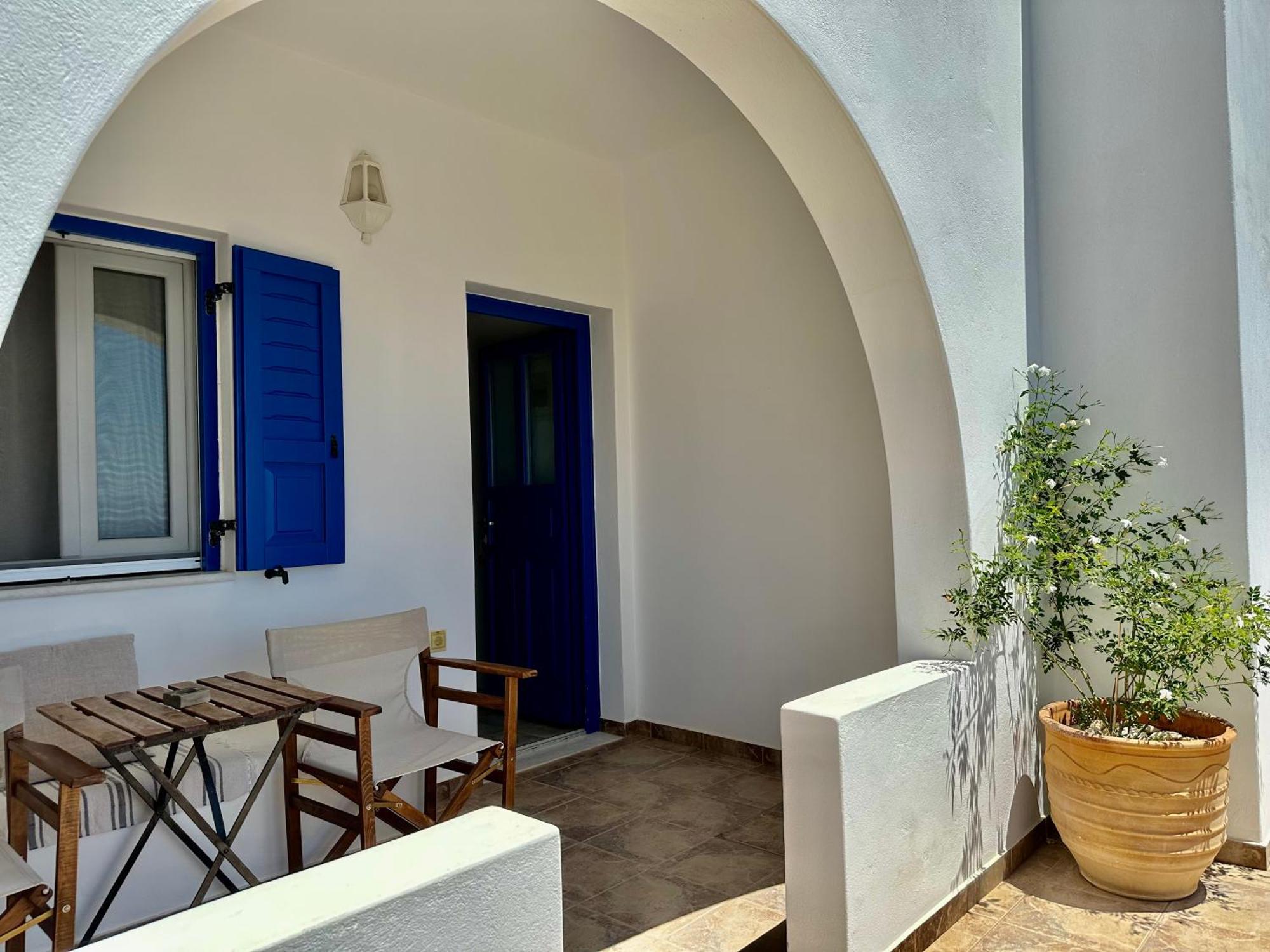 Restia Apartment Donoussa Bagian luar foto