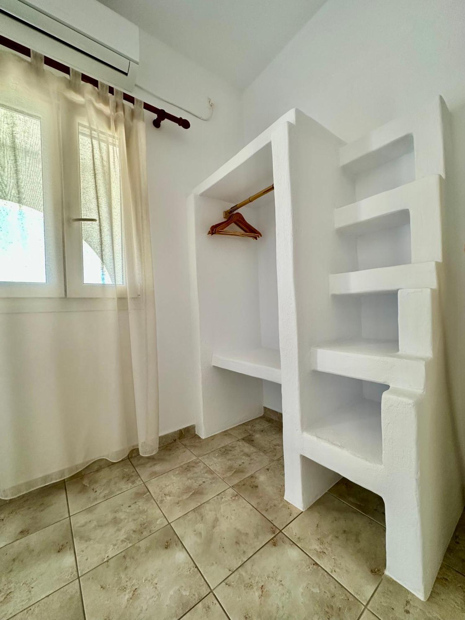 Restia Apartment Donoussa Bagian luar foto