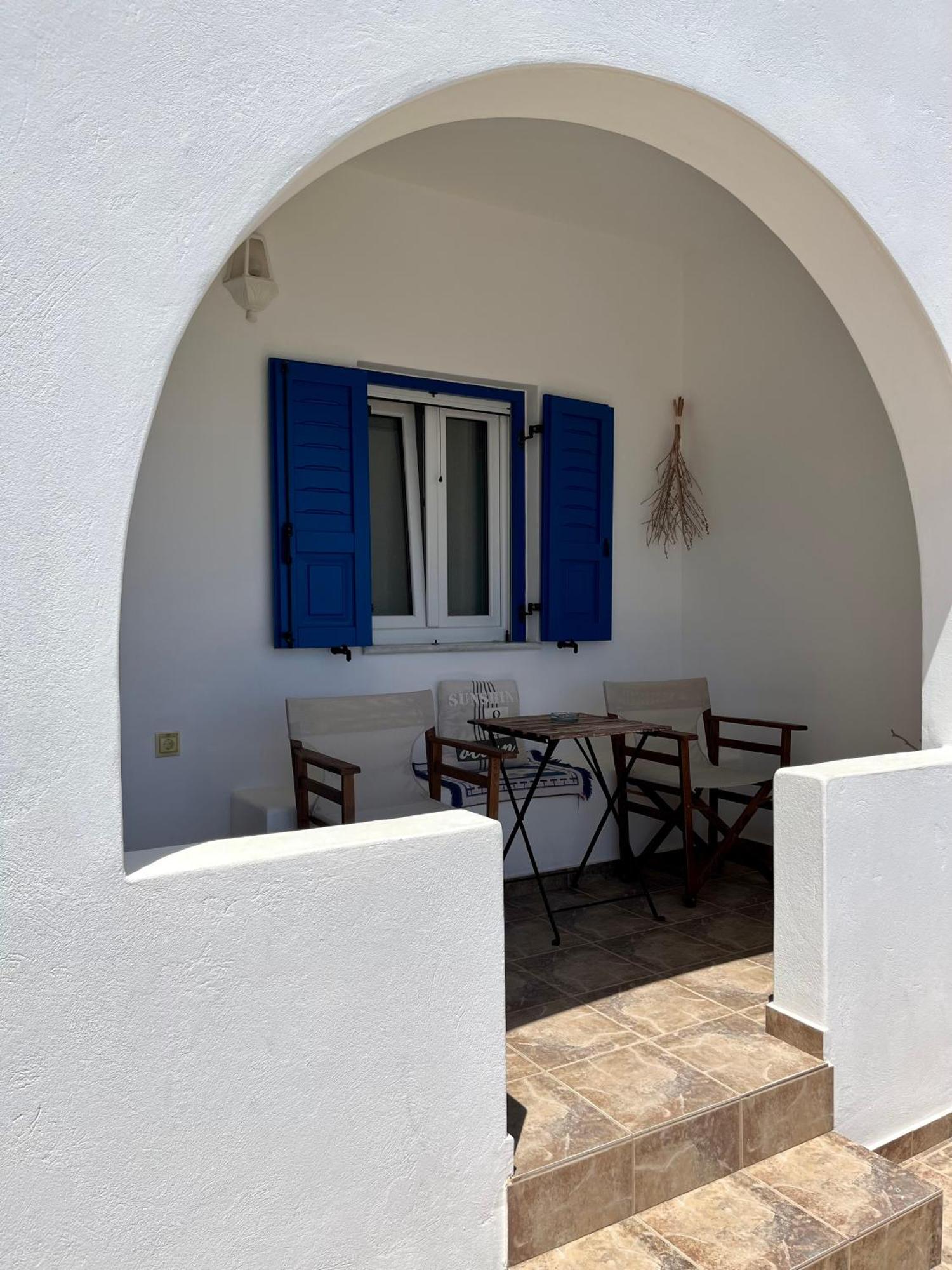 Restia Apartment Donoussa Bagian luar foto